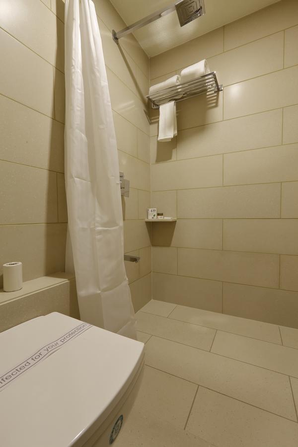 Hotel 440, A Serene Stay Amhedabad Dış mekan fotoğraf