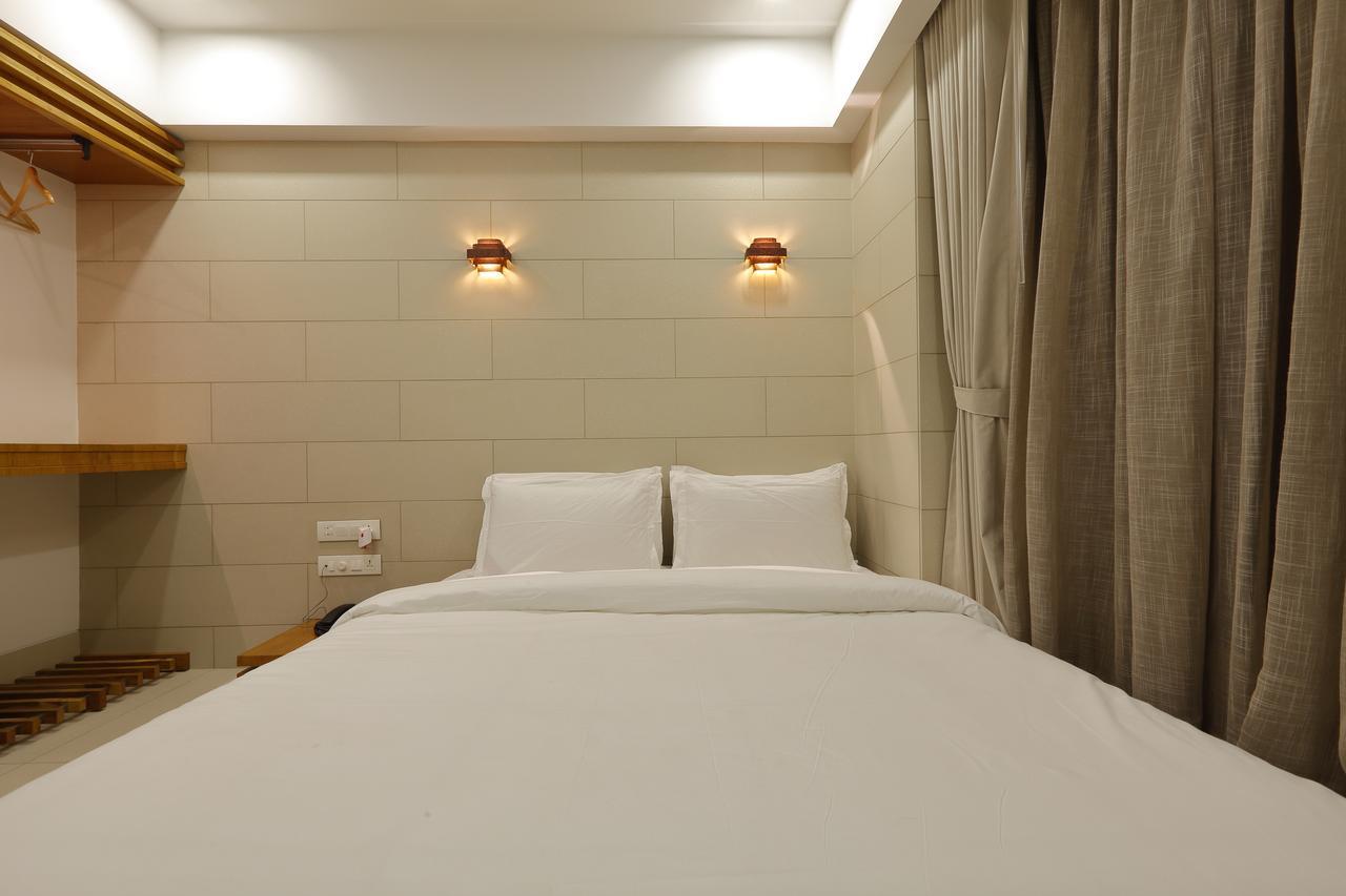 Hotel 440, A Serene Stay Amhedabad Dış mekan fotoğraf