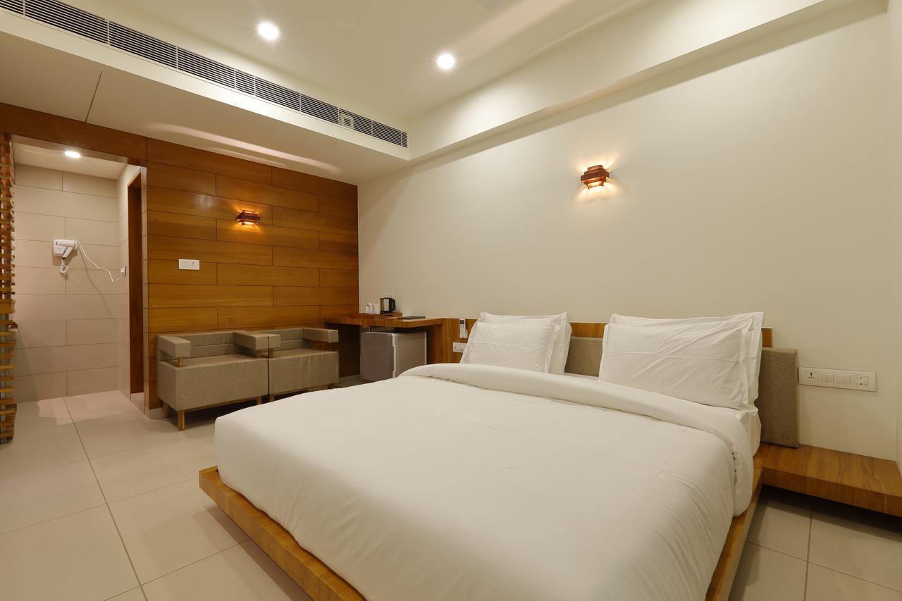 Hotel 440, A Serene Stay Amhedabad Dış mekan fotoğraf