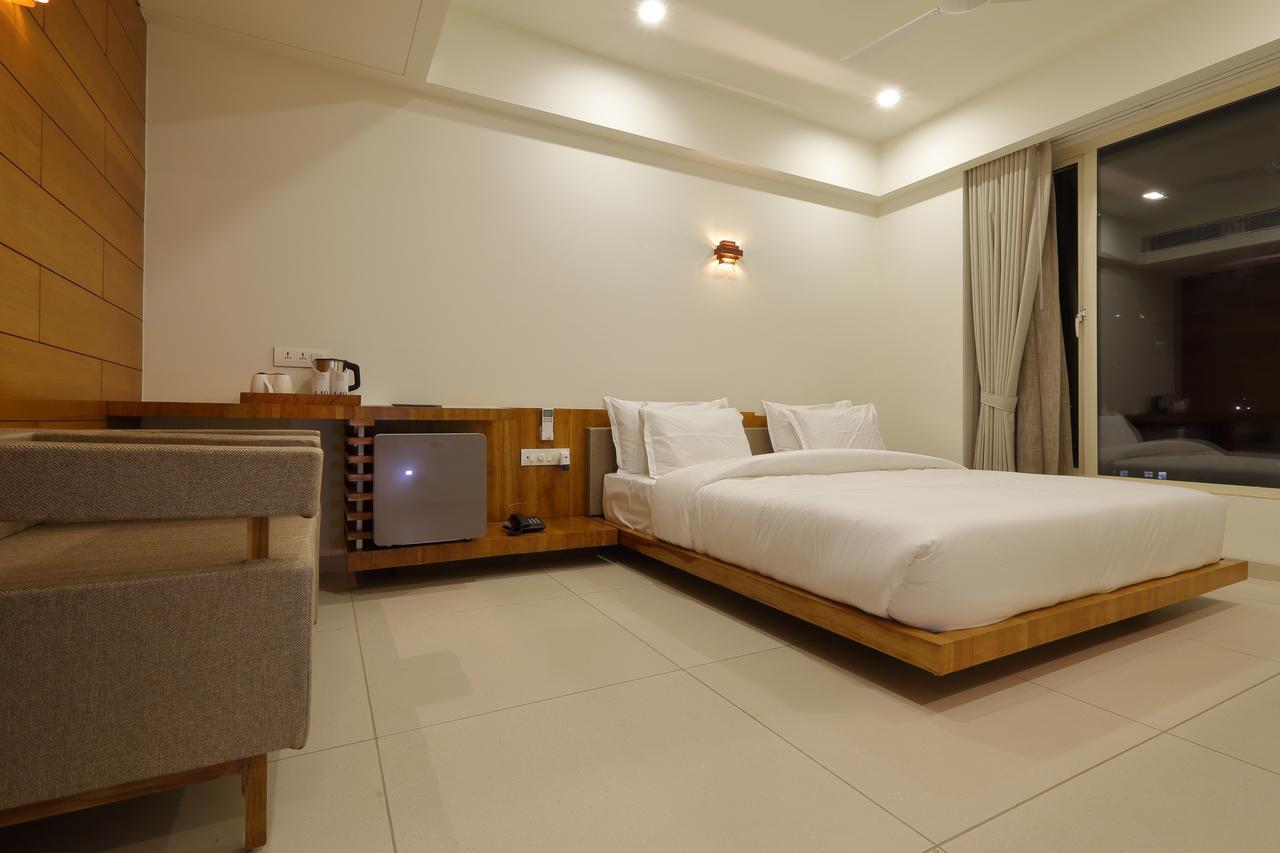 Hotel 440, A Serene Stay Amhedabad Dış mekan fotoğraf