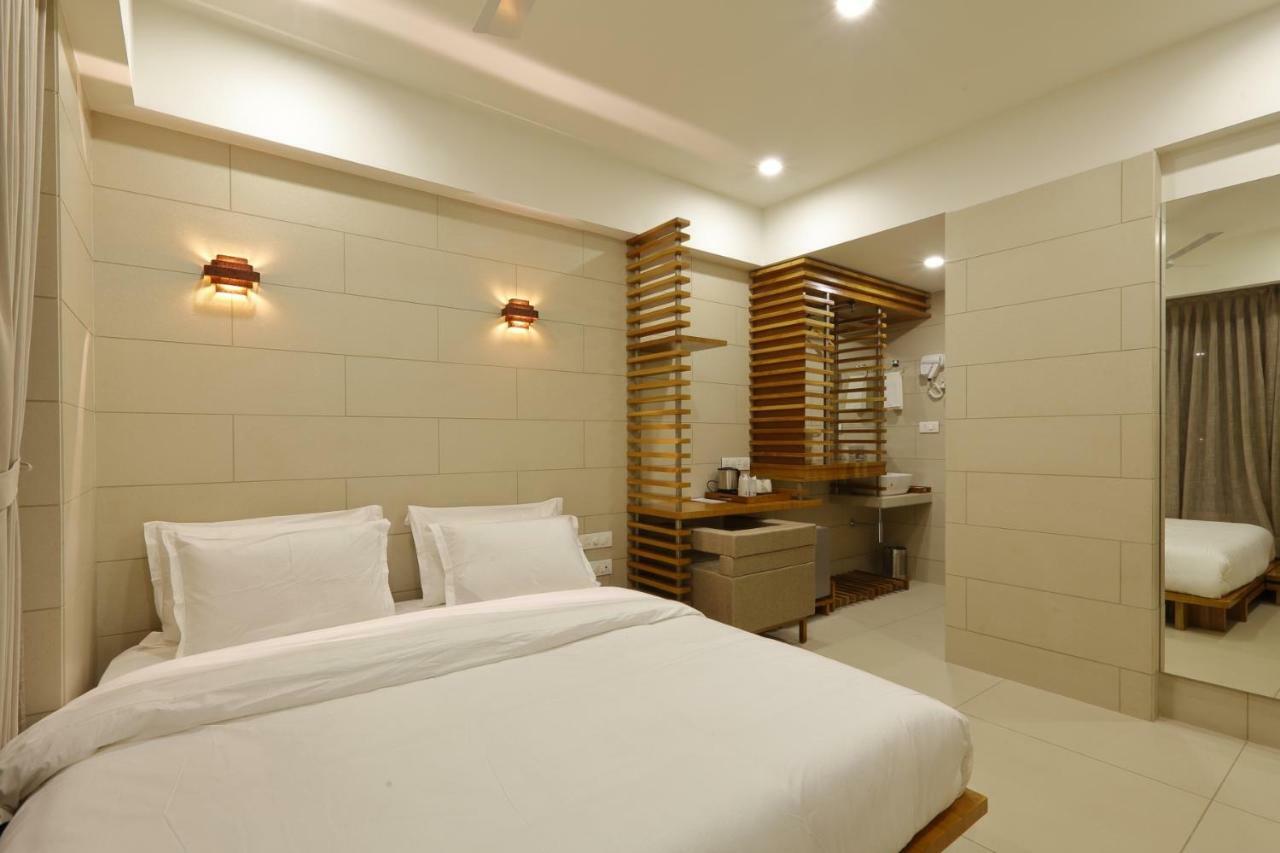 Hotel 440, A Serene Stay Amhedabad Dış mekan fotoğraf